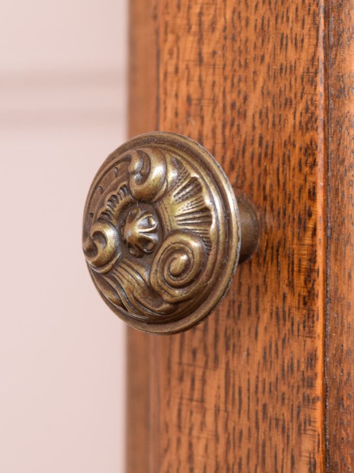 アンティーク家具の取っ手