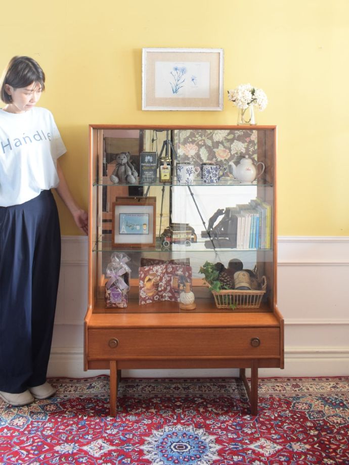 北欧スタイルのビンテージキャビネット