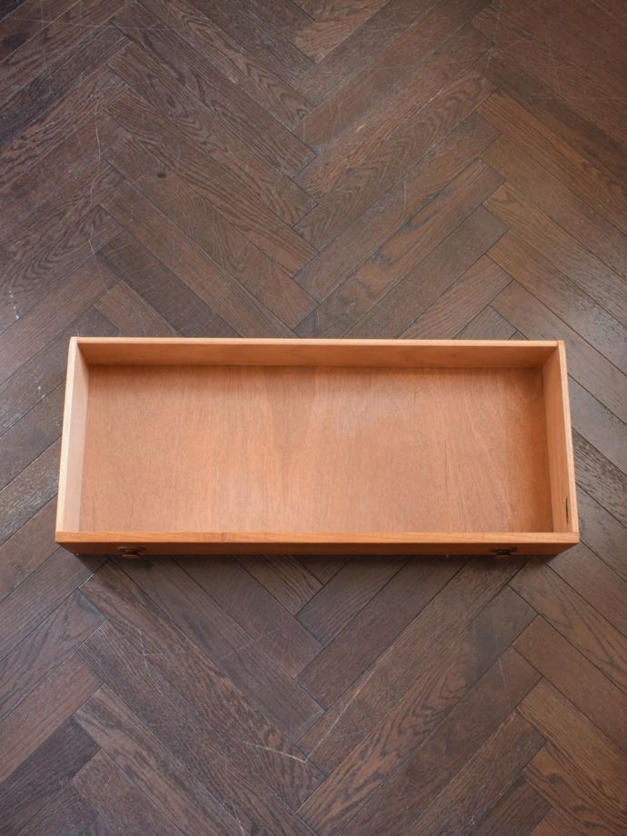 ヴィンテージキャビネットの引き出し