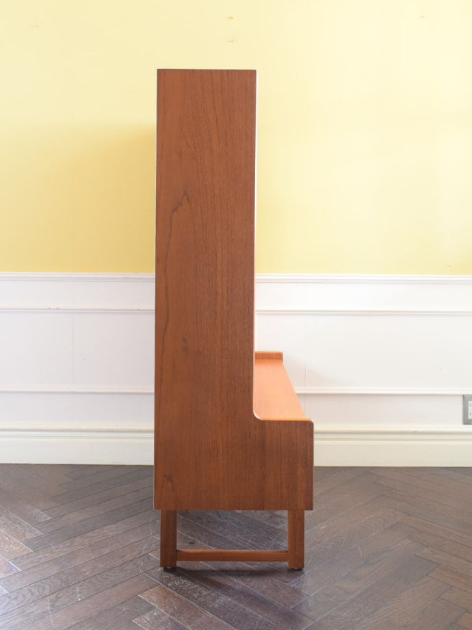 ビンテージキャビネットの側面