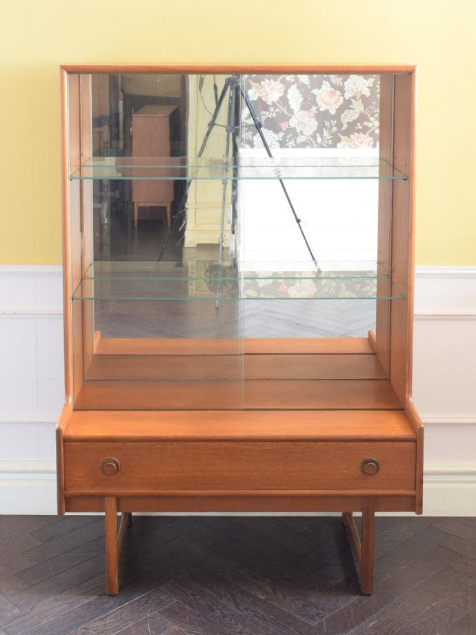 ビンテージキャビネットの扉