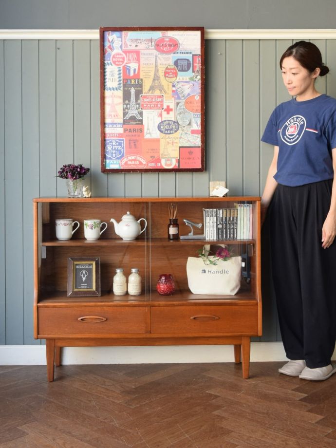 北欧スタイルのビンテージキャビネット