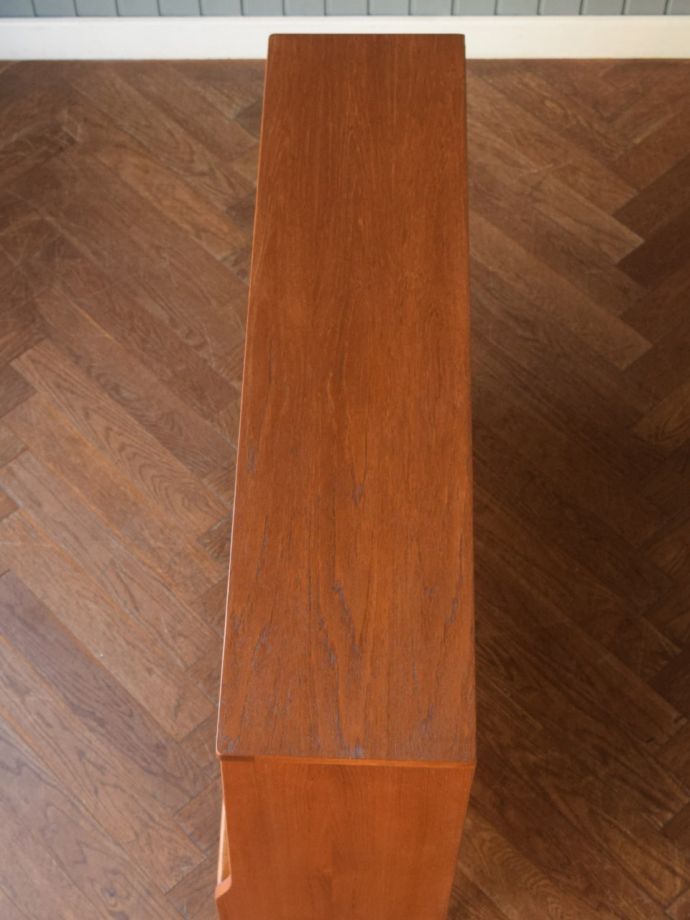 北欧キャビネットの天板