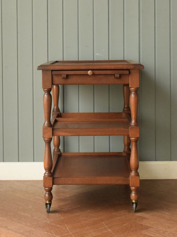 アンティーク家具の側面