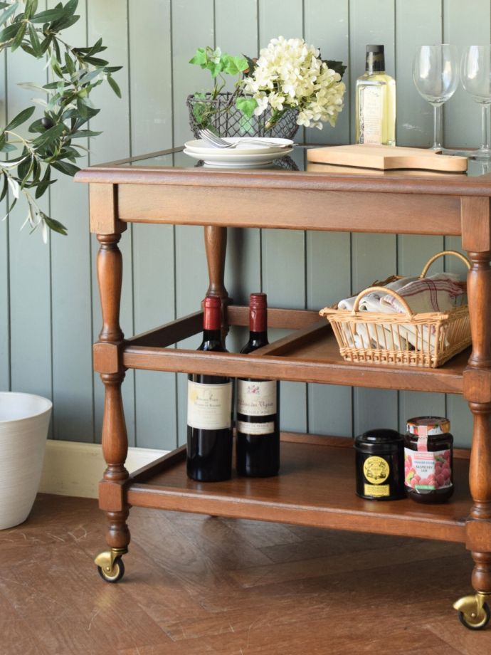 おしゃれなアンティークワゴン