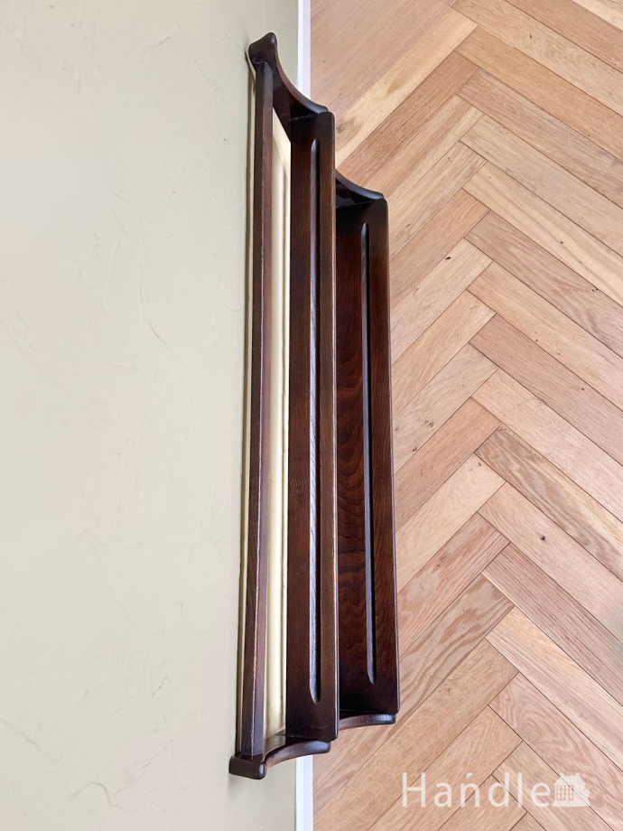 ビンテージのウォールシェルフの天板