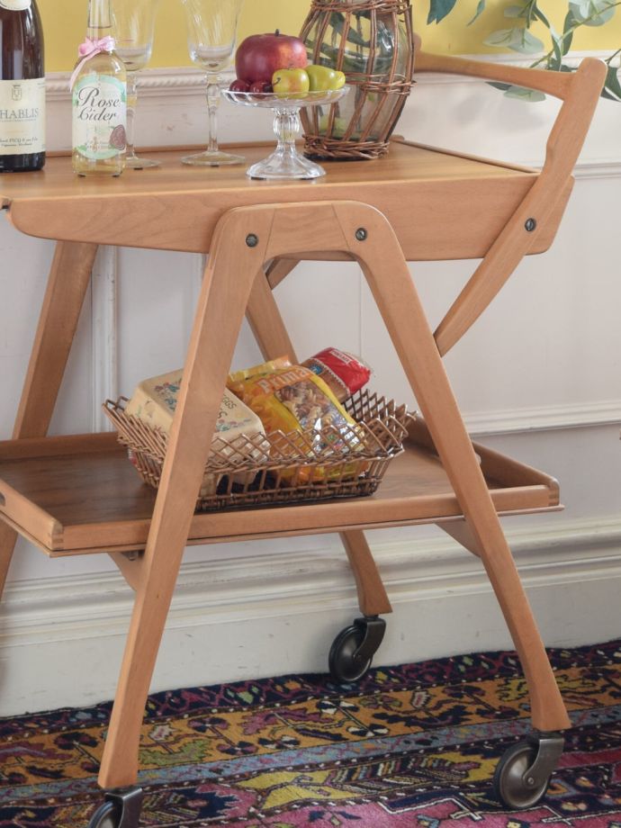 おしゃれなビンテージワゴン