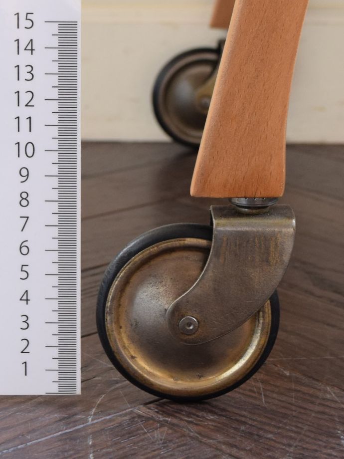 ビンテージワゴンの脚