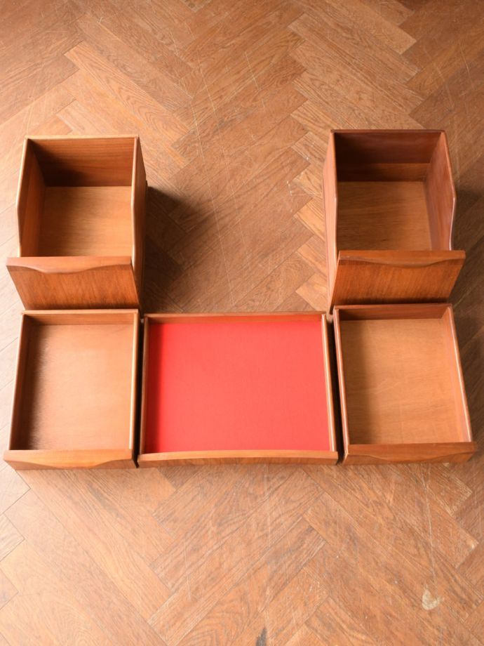 ドレッサーの引き出し