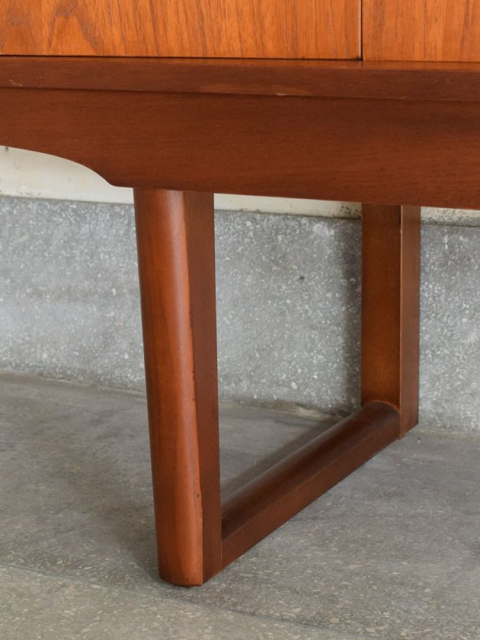 ビンテージ家具の脚