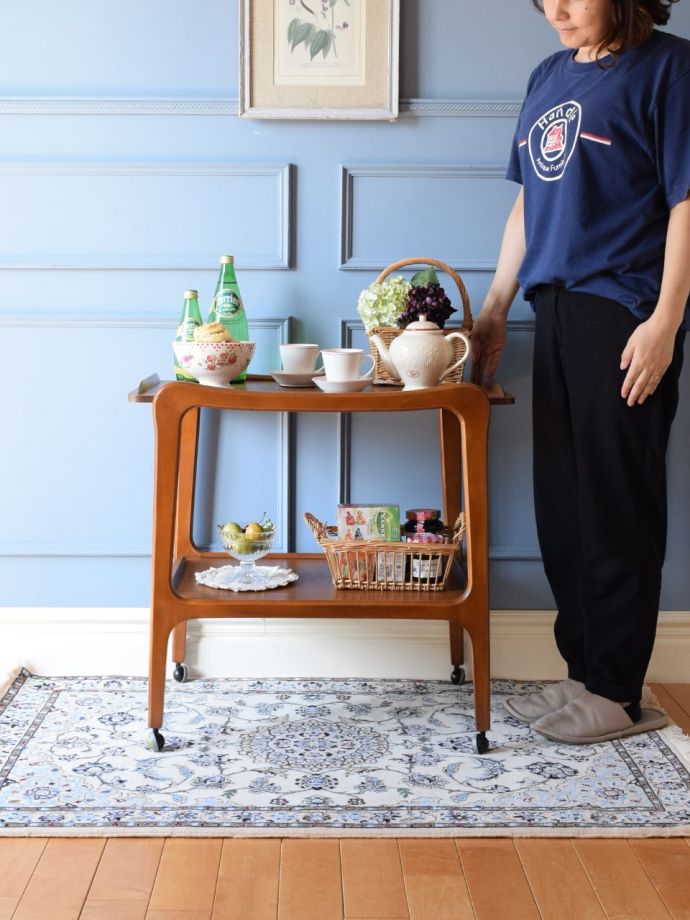 北欧スタイルのおしゃれなワゴン