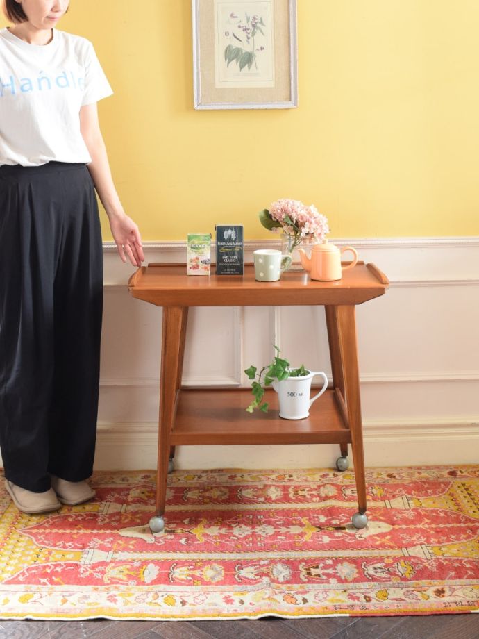 北欧スタイルのおしゃれなワゴン