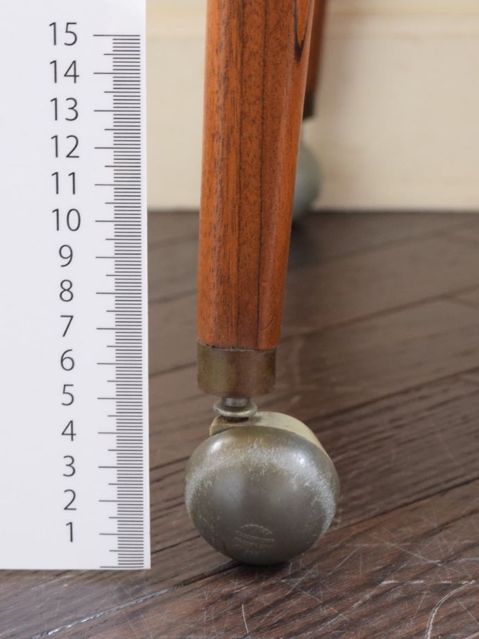 ビンテージワゴンの脚