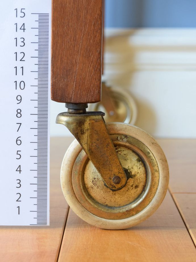 アンティーク家具の脚