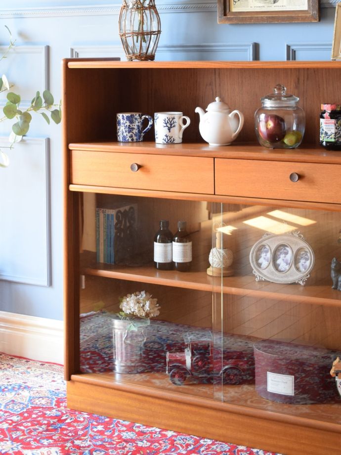 ビンテージキャビネットの扉