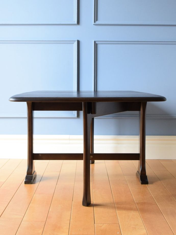 テーブルの側面