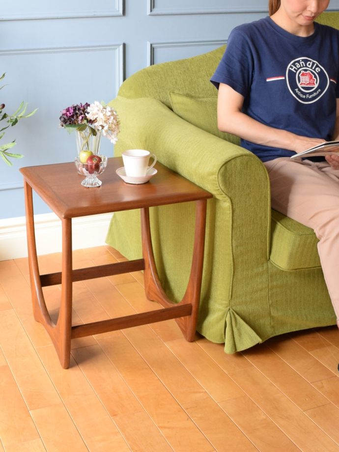 北欧スタイルのビンテージテーブル