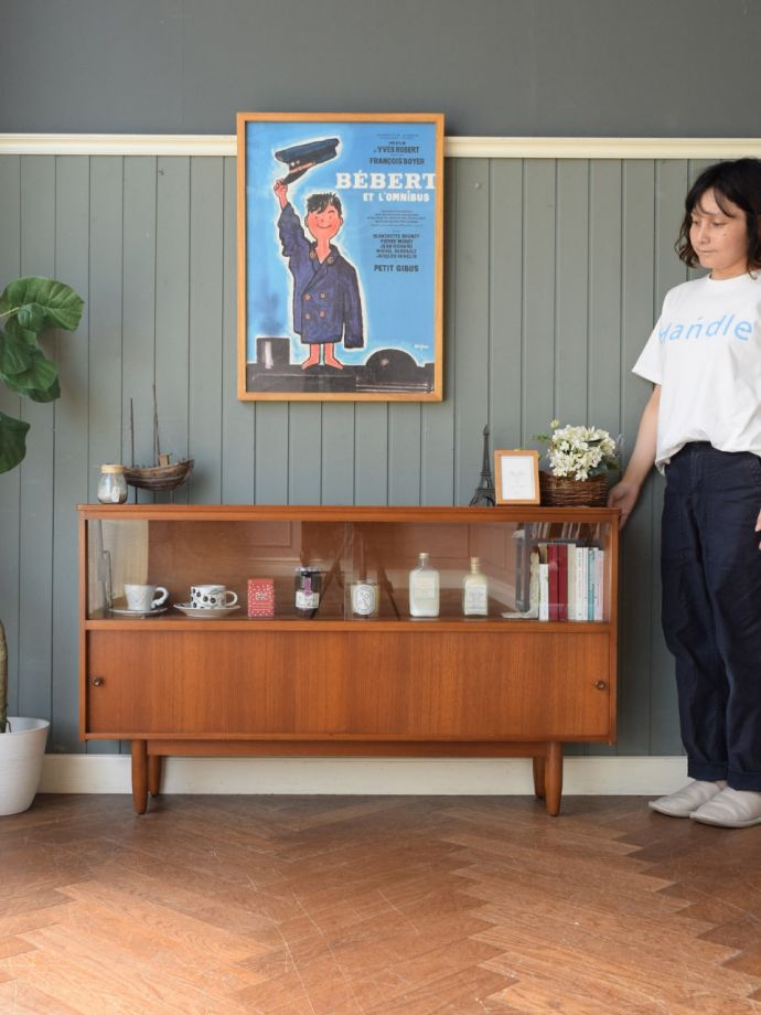 北欧スタイルのビンテージキャビネット