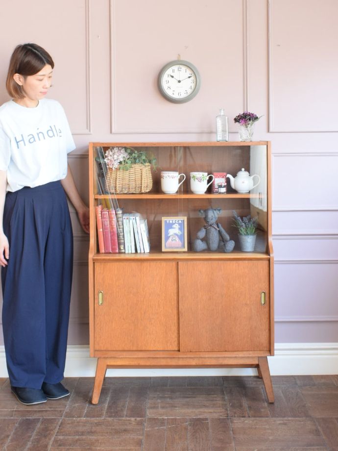北欧スタイルのビンテージキャビネット