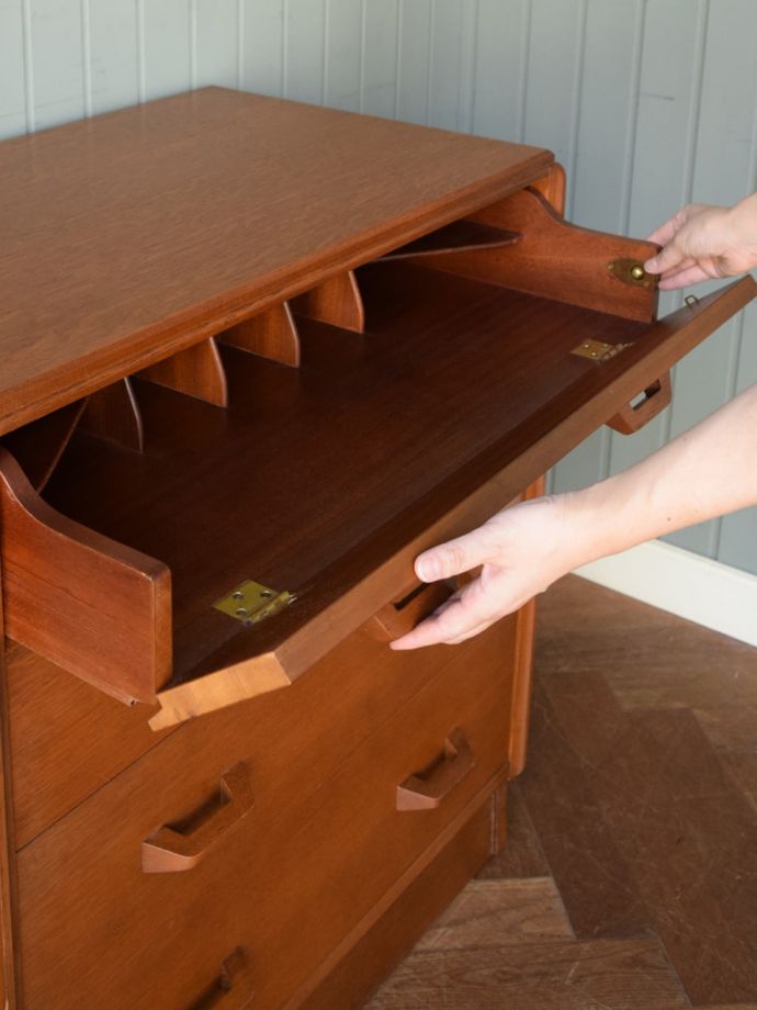 おしゃれなフラップ扉