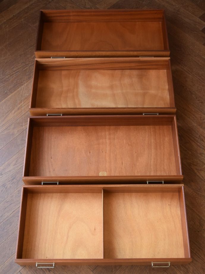 チェストの引き出し