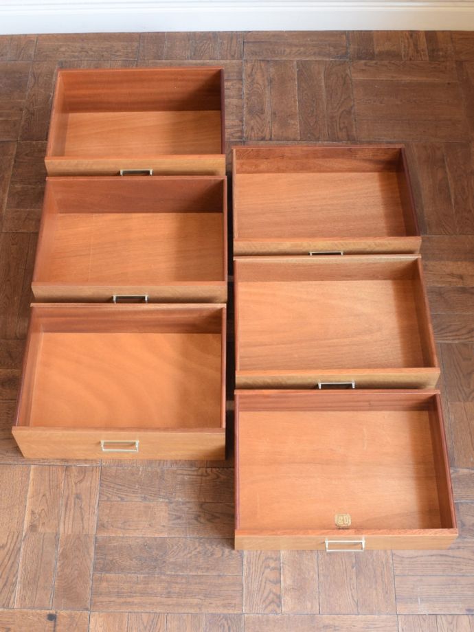 チェストの引き出し