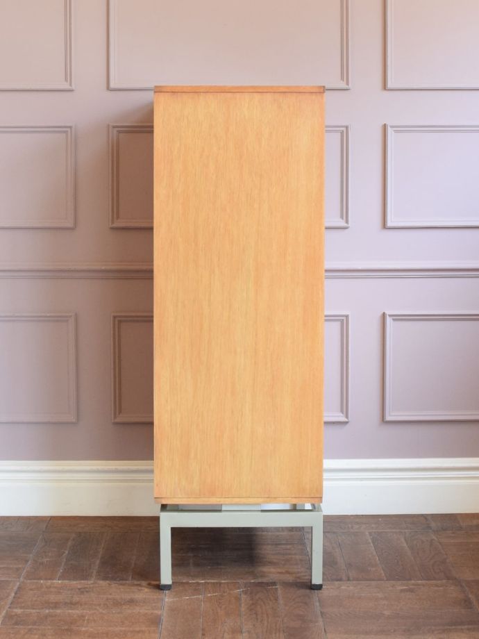 G-planのチェストの側面