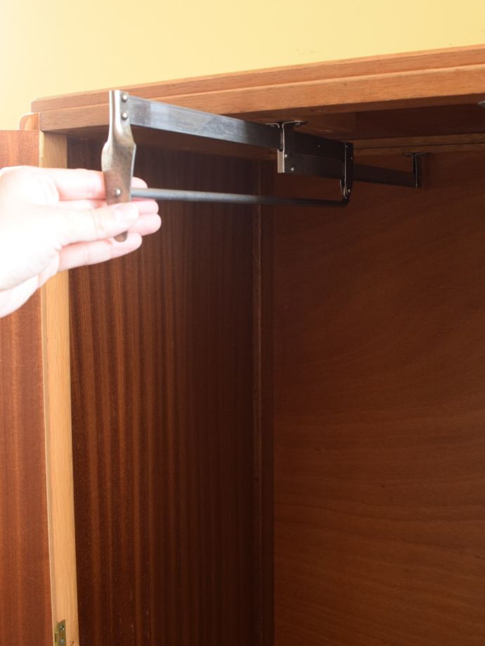 スライドします