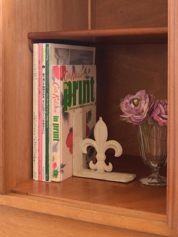 ワードローブの扉を開けると