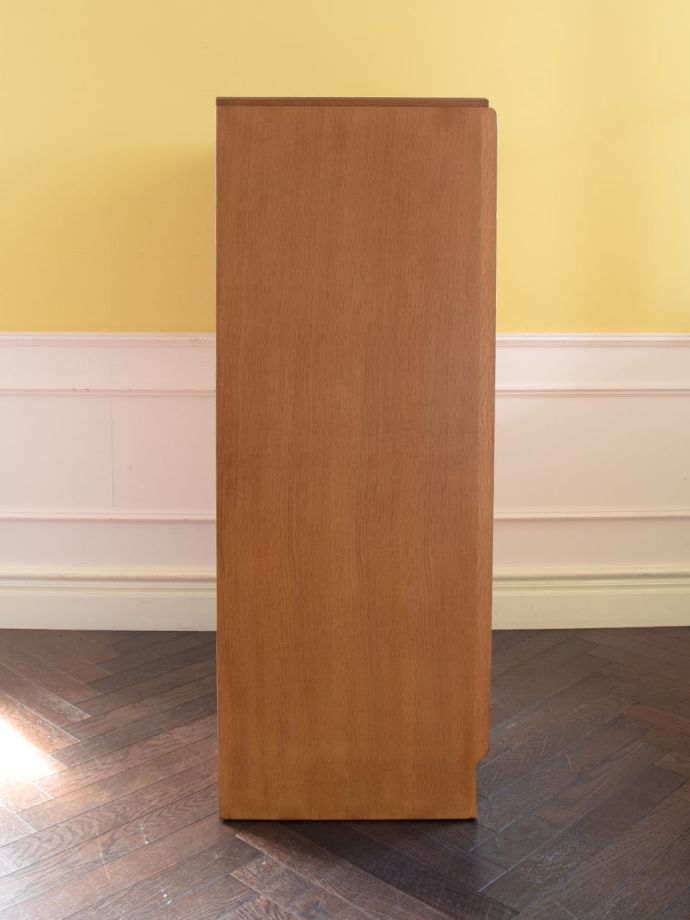 G-planのワードローブの側面