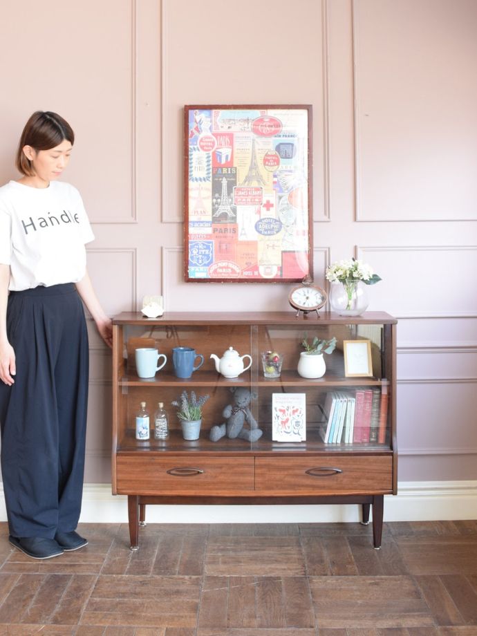 北欧スタイルのビンテージキャビネット