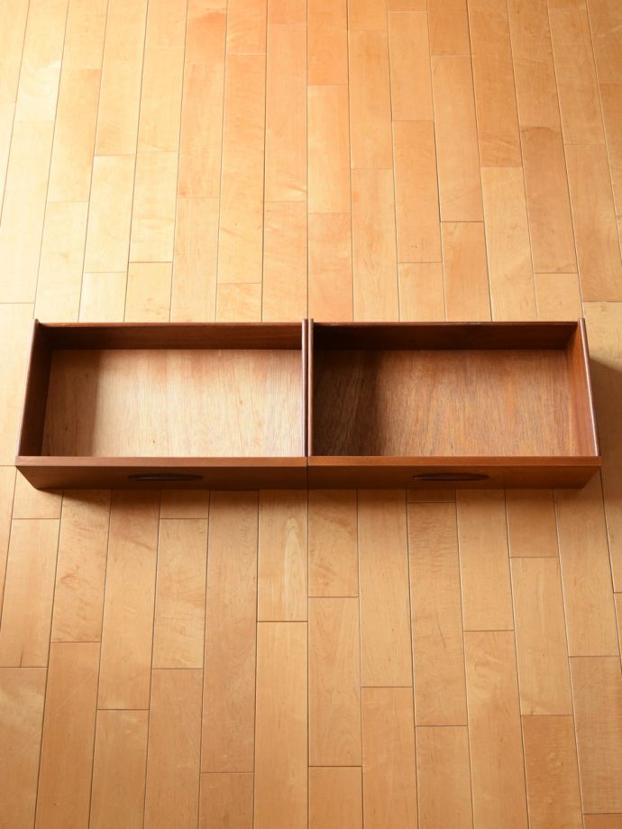 ヴィンテージキャビネットの引き出し