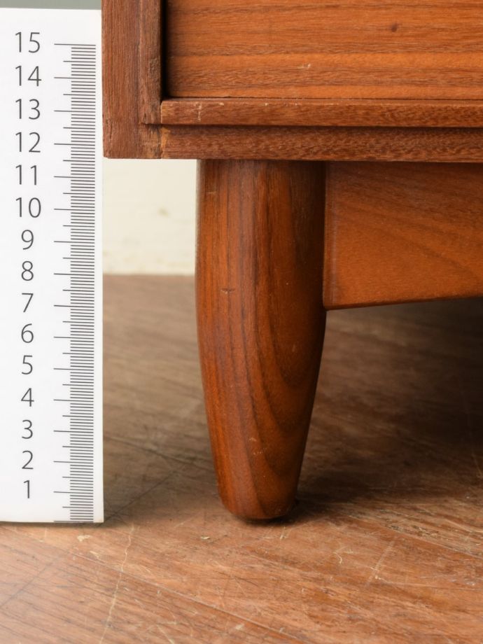 ビンテージチェストの脚