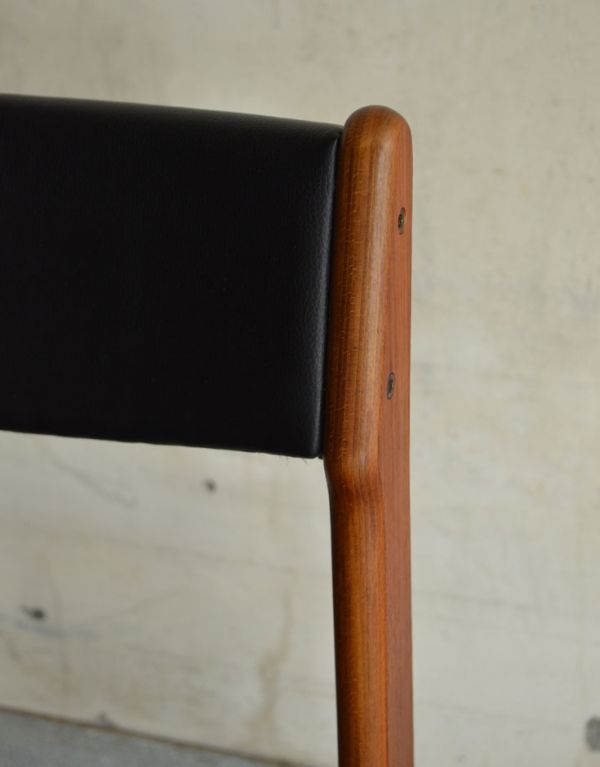 ダイニングチェア アンティーク チェア 北欧テイストのヴィンテージチェア、チーク材のダイニングチェア(ブラック)。木目や色は1脚1脚微妙に違いますが、どれもキレイに仕上げています。(x-383-c)