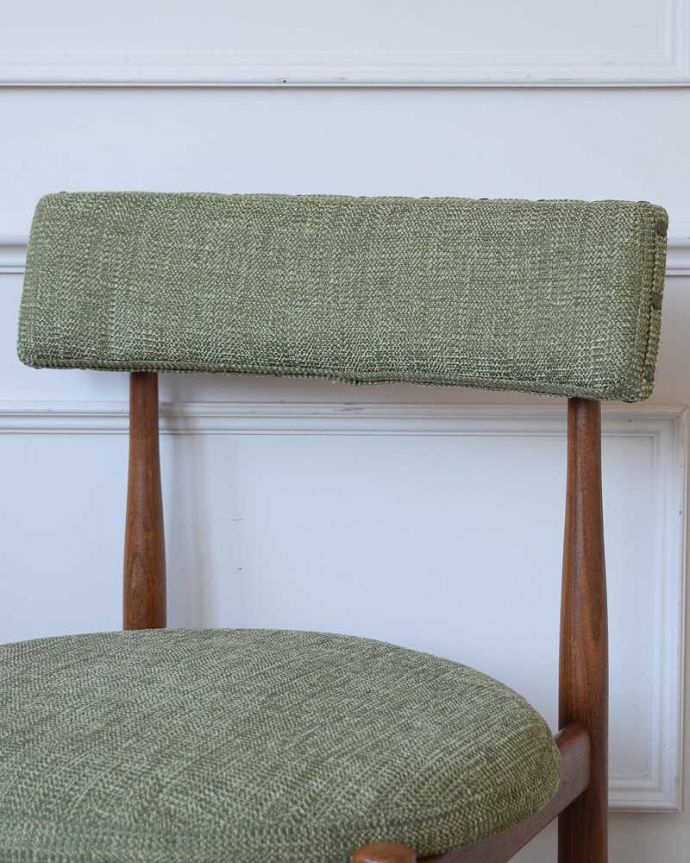 G-PLAN(Gプラン) アンティーク チェア Gプランのフレスコシリーズのヴィンテージチェア、丸い座面のダイニングチェア。後からキュッと支えてくれる背もたれシンプルでスッキリとまとめられたヴィンテージチェア。(x-388-c)