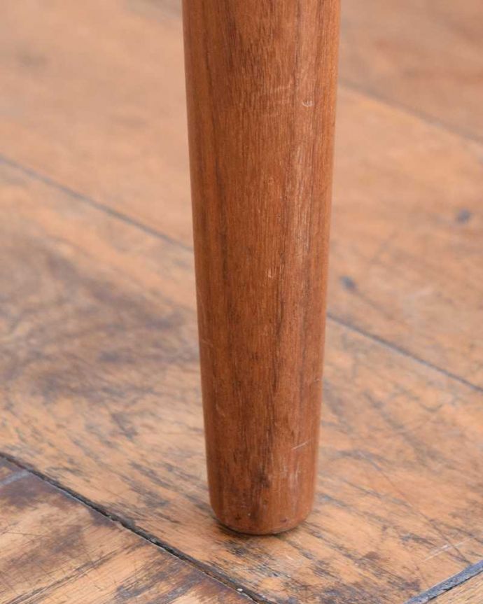 アンティークチェアの脚