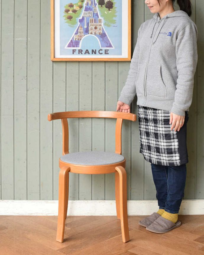 MAGNUS OLESEN社のスタッキングチェア、イギリスで買い付けた