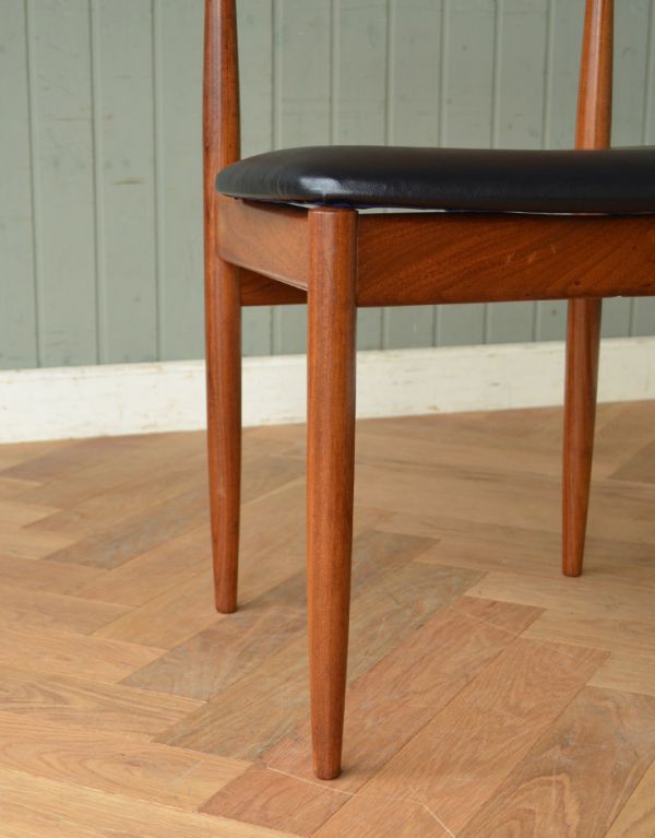 英国ヴィンテージ ダイニングチェア (402) 木製フレームのヴィンテージチェア、G-planのカッコいいダイニング