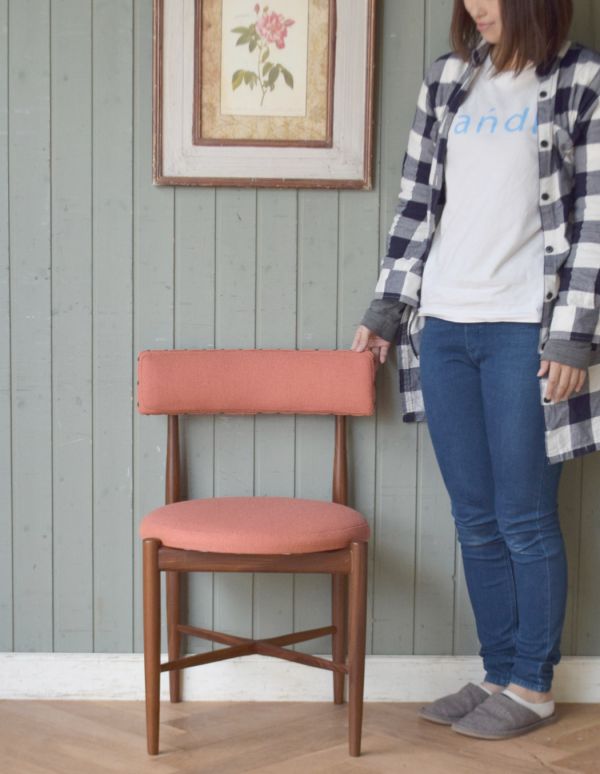 G-PLAN(Gプラン)　アンティーク チェア　Gプランのフレスコシリーズのヴィンテージチェア、ダイニングチェア（ピンク）。人気の北欧テイストの家具。(x-416-c)