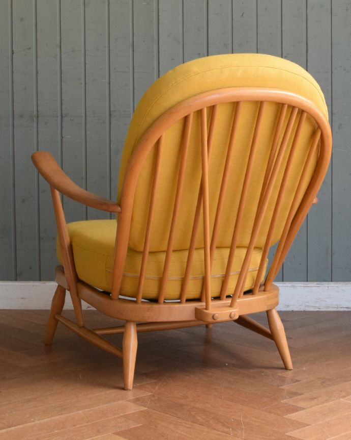 アーコールの家具 アンティーク チェア アーコール社のアンティークソファ、1人掛けのラウンジチェア。やっぱりアーコール。(x-458-c)