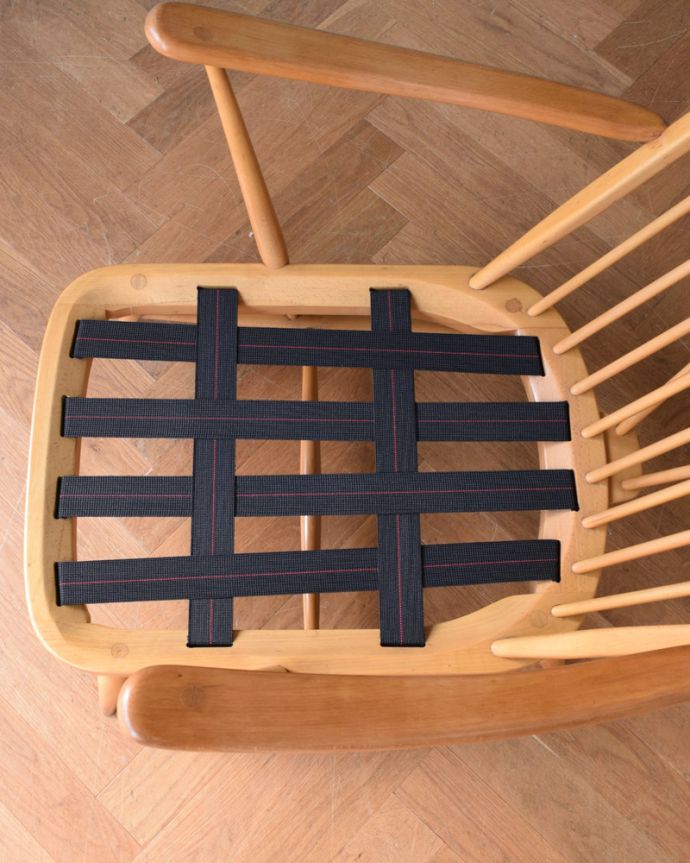 アーコールの家具 アンティーク チェア アーコール社のアンティークソファ、1人掛けのラウンジチェア。クッションの下も貼り替えました。(x-458-c)