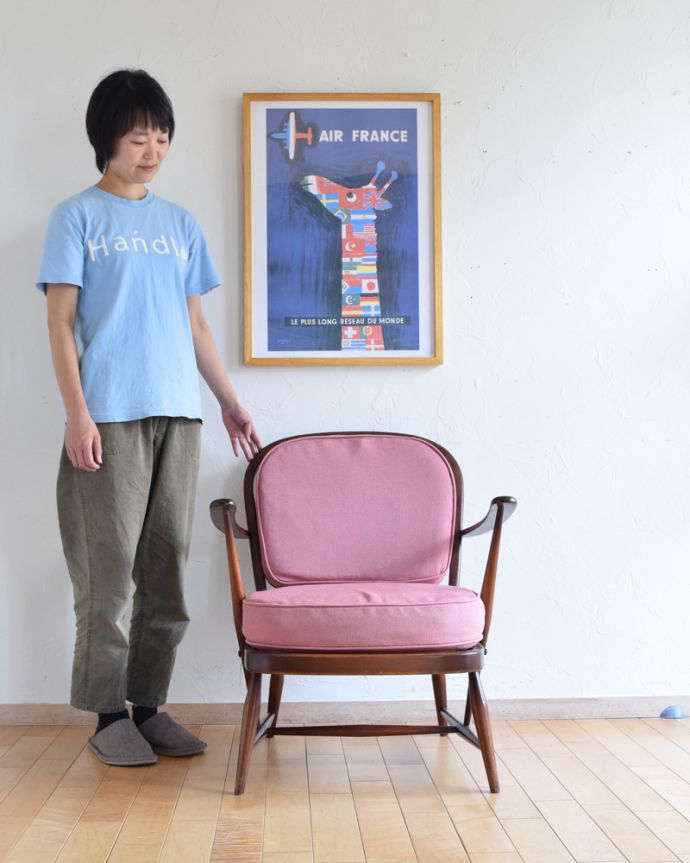 アーコールの家具　アンティーク チェア　アーコール社のアンティークソファ、1人掛けのラウンジチェア。アーコールらしいスッキリしたカッコよさシンプルな中にアーコールらしい職人技が見られるラウンジチェア。(x-460-c)