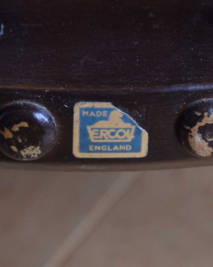 アーコールの家具　アンティーク チェア　アーコール社のアンティーク1人掛けソファ、アーム付きのラウンジチェア(オレンジ) 。アーコールのタグが残っていました。(x-468-c)