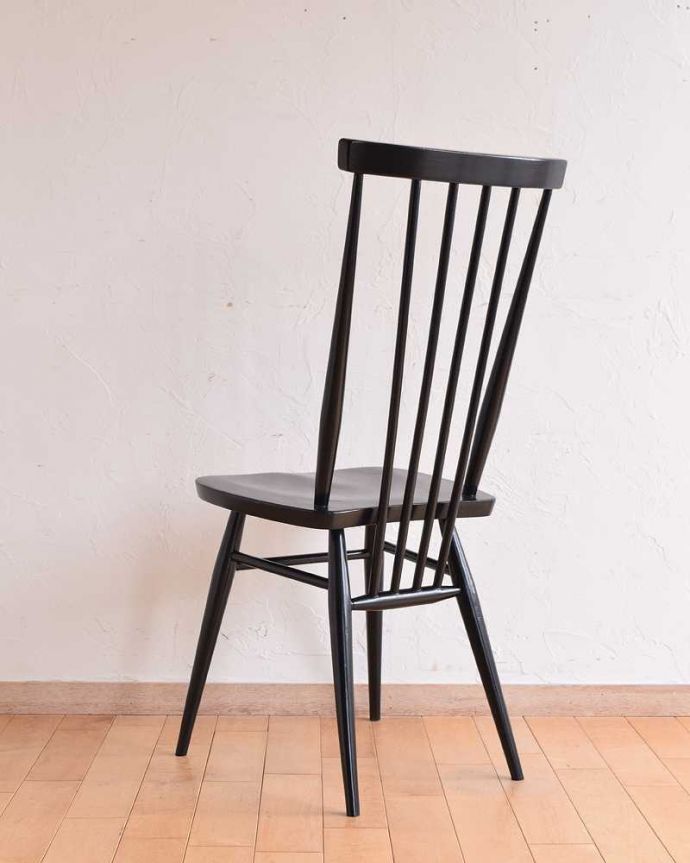 ダイニングチェア　アンティーク チェア　背もたれが印象的なアーコールチェア、アンティークハイスティックバックチェア（ ブラック）。後ろ姿にも自信アリ！後ろから見られることも多い椅子。(x-470-c)