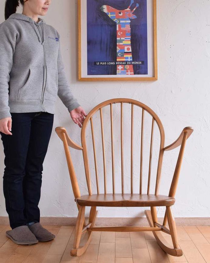 アーコールチェア　アンティーク チェア　レアな北欧ヴィンテージ家具、アーコール ラウンジ ロッキングチェア。ムダのないシンプルさがカッコいい！ゆったりくつろげる一人掛けのラウンジチェア。(x-472-c)