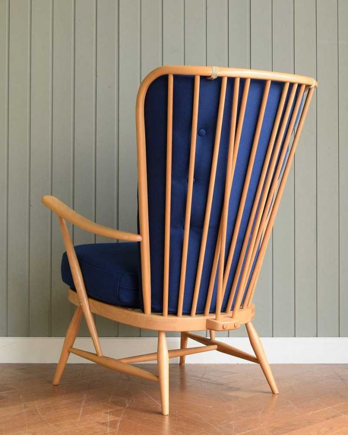 アーコールの家具　アンティーク チェア　アーコール社のアンティークソファ、1人掛けのラウンジチェア（ブルー）。やっぱりアーコール。(x-478-c)