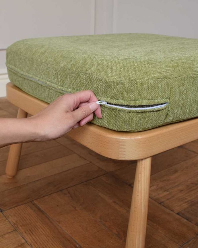 アーコールチェア アンティーク チェア 北欧デザインのヴィンテージチェア、アーコール社のスツール(オットマン)。取り外し出来ますカバーは全てチャックで取り外せるカバーリング仕様になっています。(x-502-c)