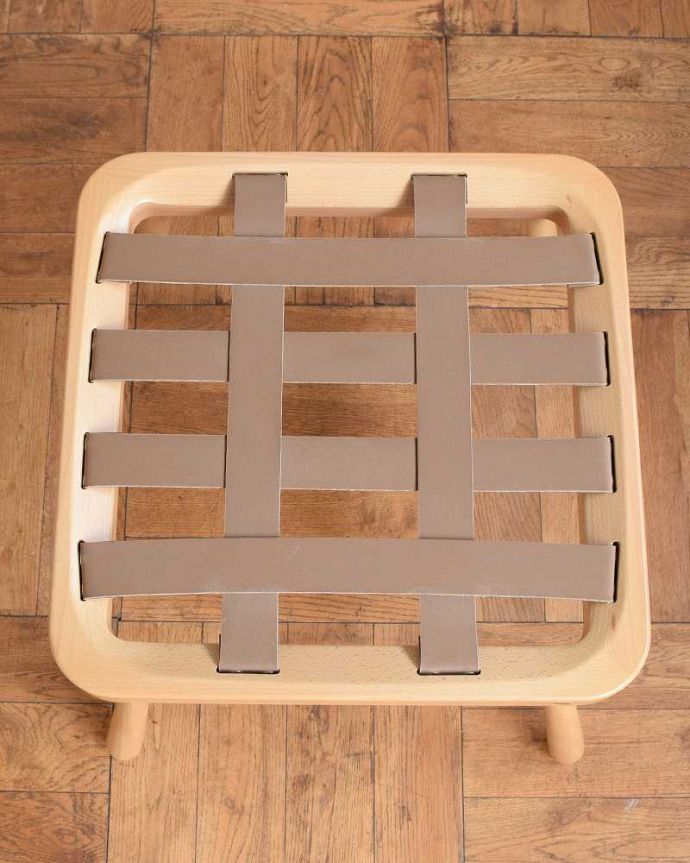 アーコールチェア アンティーク チェア 北欧デザインのヴィンテージチェア、アーコール社のスツール(オットマン)。クッションの下も貼り替えました。(x-502-c)