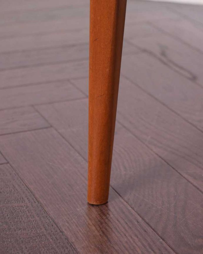 アンティークチェアの脚