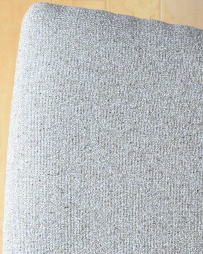 ダイニングチェア アンティーク チェア イギリスで見つけたバイバックのヴィンテージチェア (マッキントッシュ)。新しいものに張り替えていますシンプルなデザインを活かせるよう考えて座面の生地を選びました。(x-494-c)